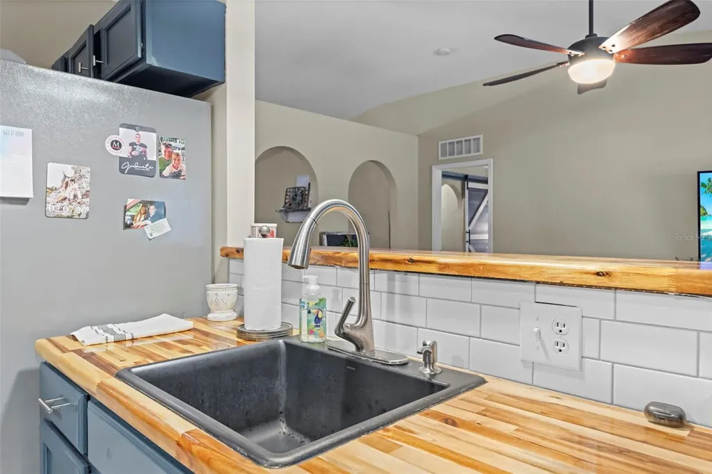 880 W Rum Place Dunnellon FL 34434