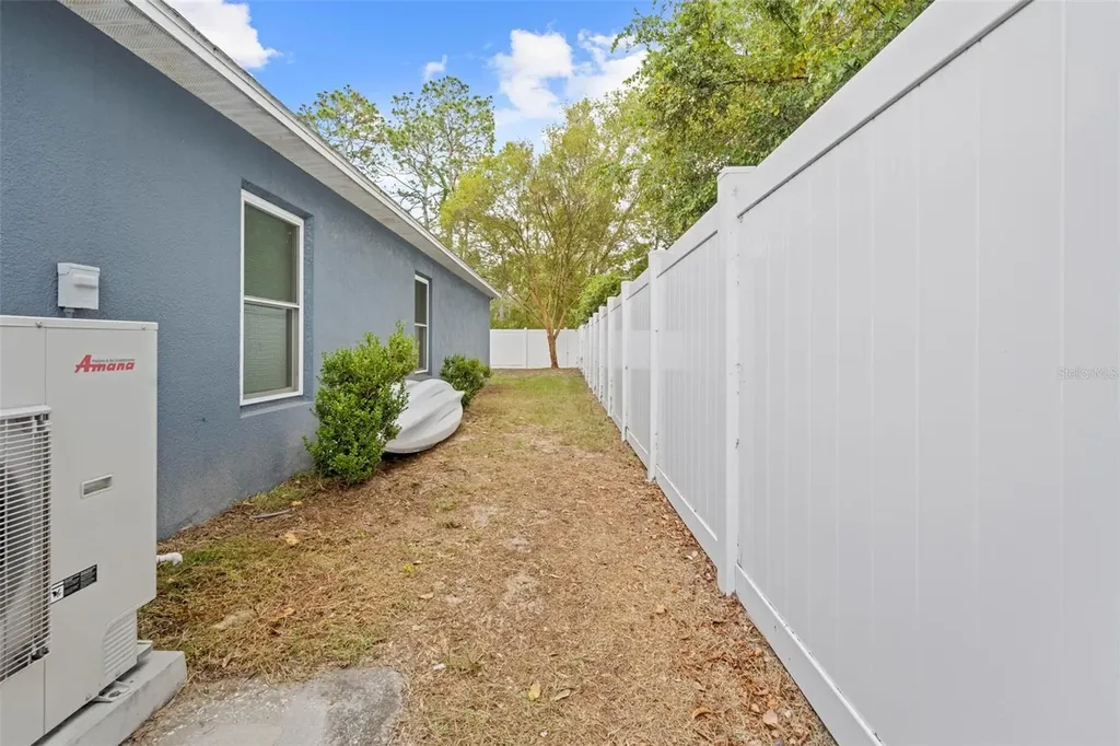 880 W Rum Place Dunnellon FL 34434