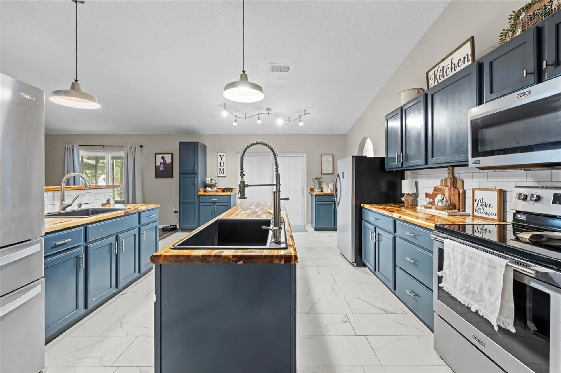 880 W Rum Place Dunnellon FL 34434