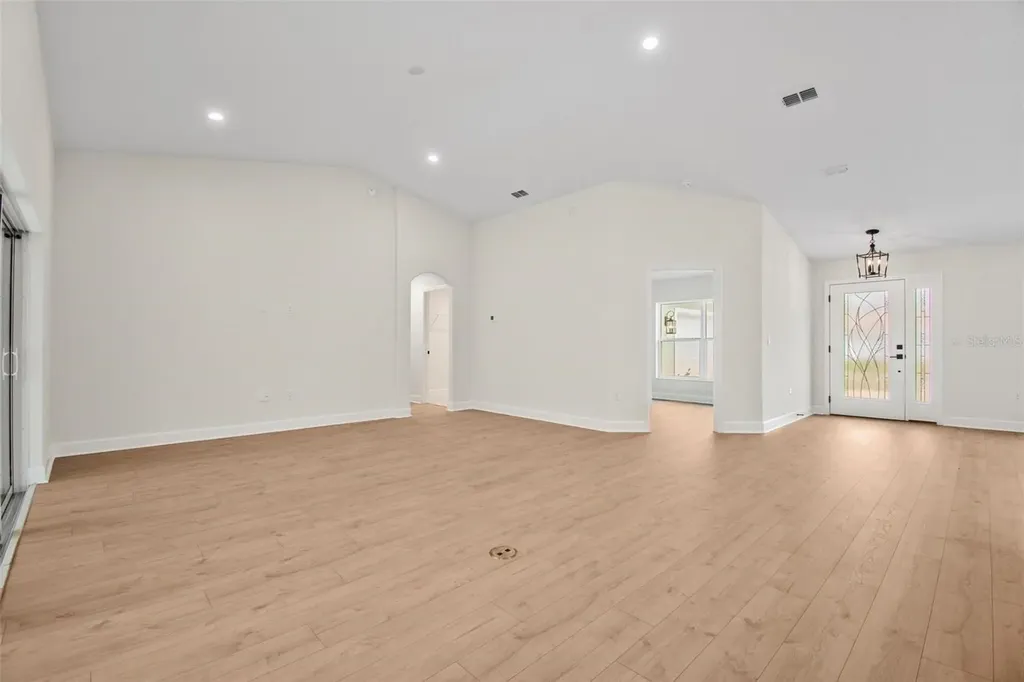 18 Central Place Palm Coast FL 32137