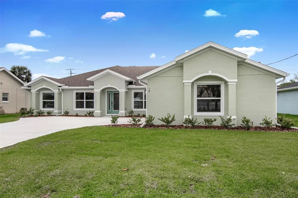 18 Central Place Palm Coast FL 32137