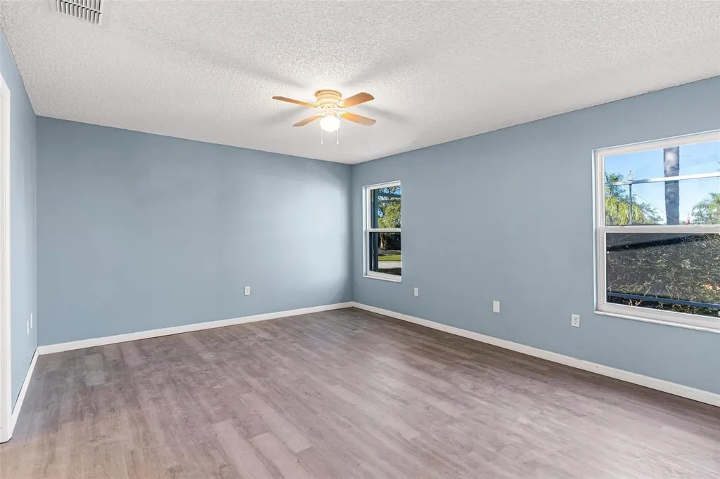 1009 Forest Breeze Path Leesburg FL 34748