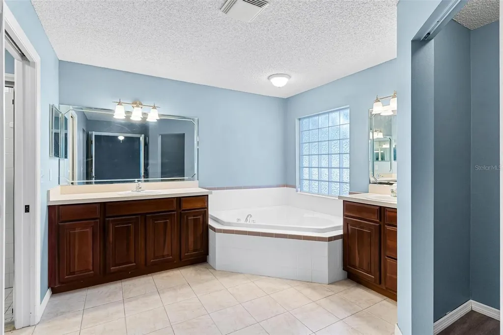 1009 Forest Breeze Path Leesburg FL 34748