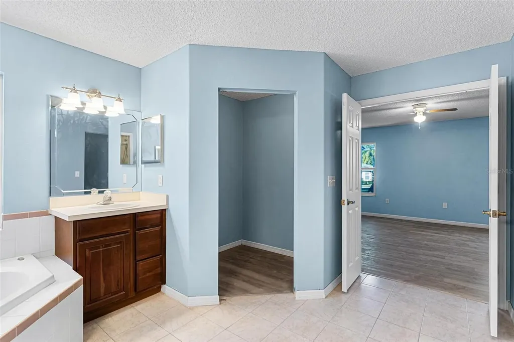 1009 Forest Breeze Path Leesburg FL 34748