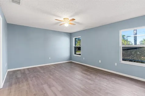 1009 Forest Breeze Path Leesburg FL 34748