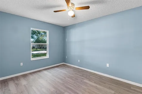 1009 Forest Breeze Path Leesburg FL 34748