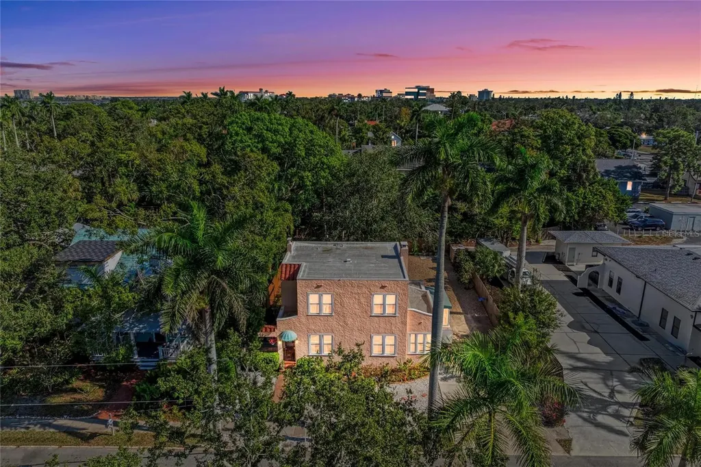 401 27th Street W Bradenton FL 34205