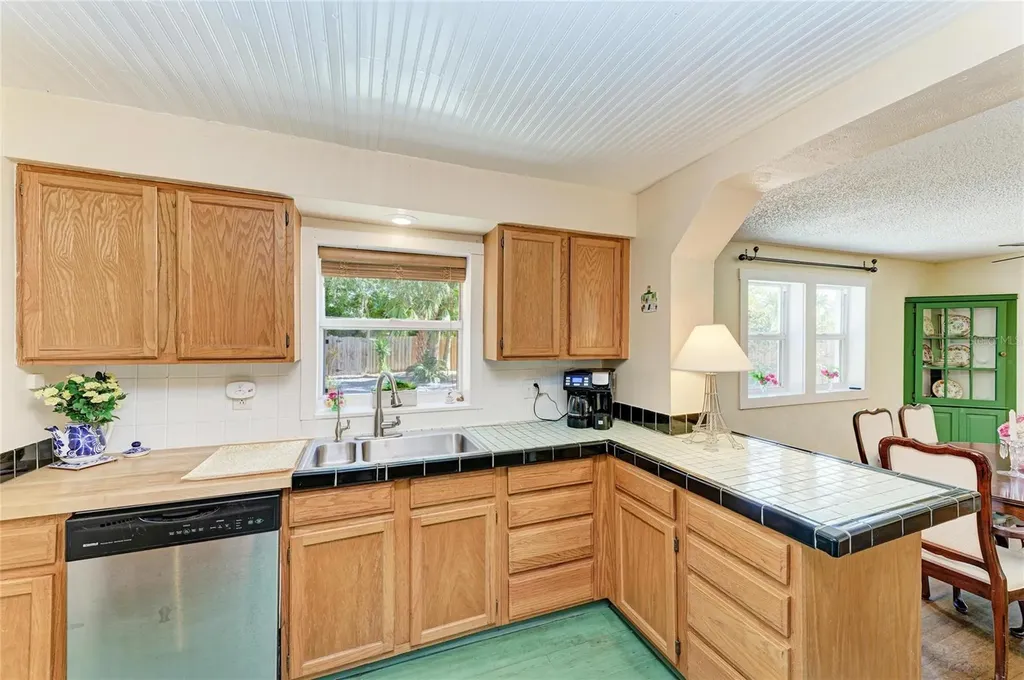 401 27th Street W Bradenton FL 34205