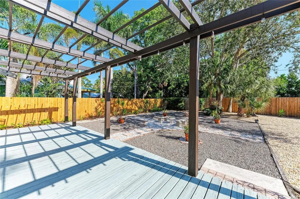 401 27th Street W Bradenton FL 34205