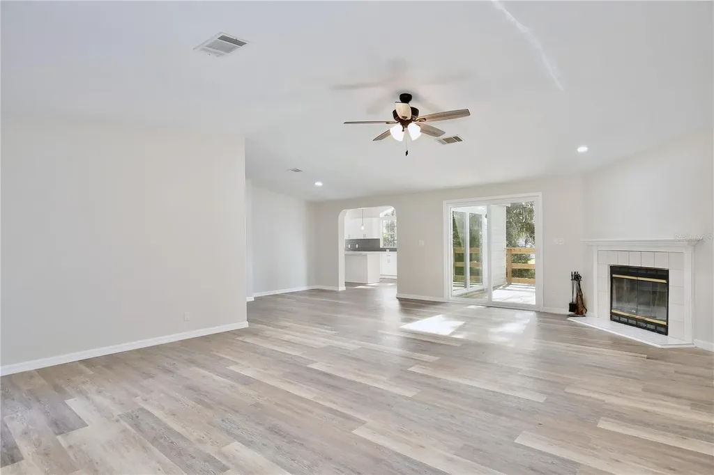 15330 Apache Pass Eustis FL 32726