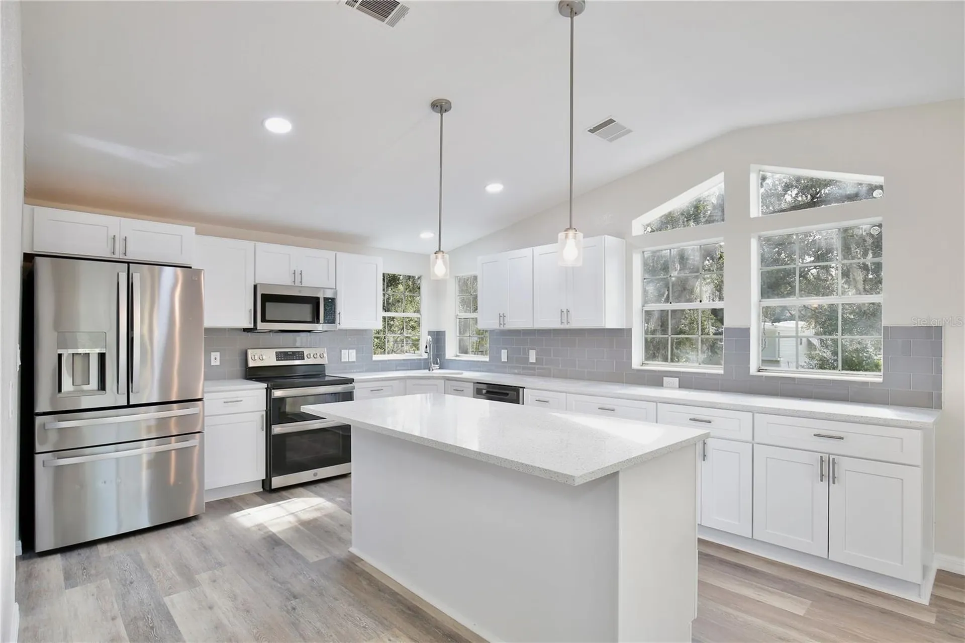 15330 Apache Pass Eustis FL 32726