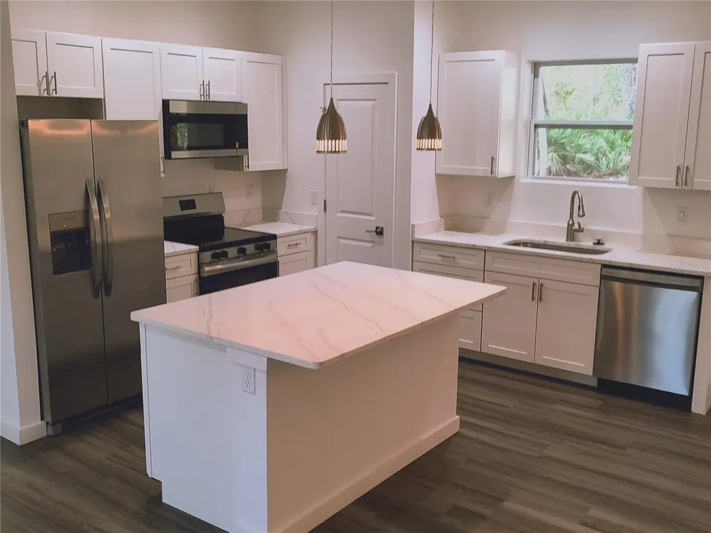 1556 9th Avenue Deland FL 32724