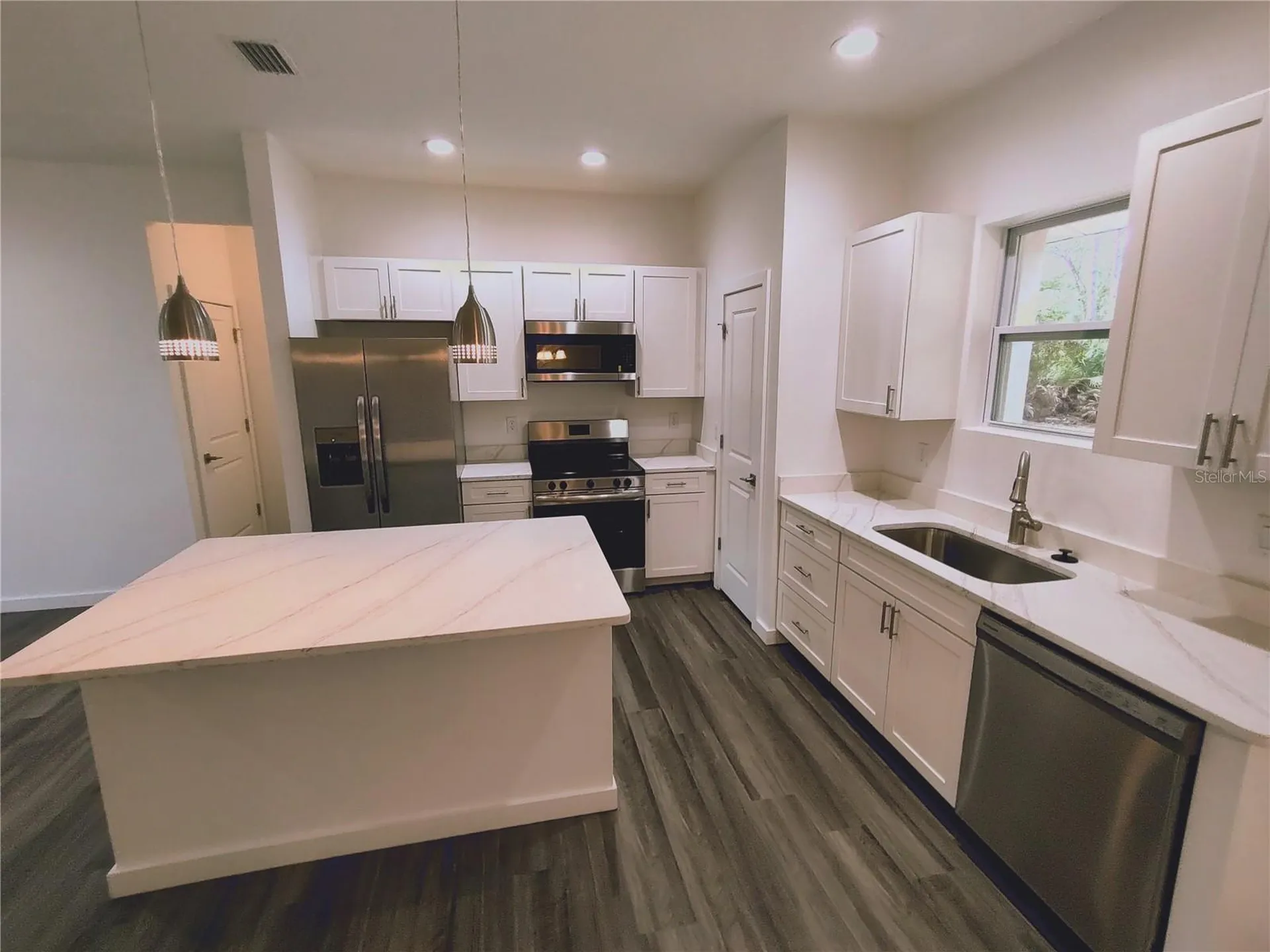 1556 9th Avenue Deland FL 32724