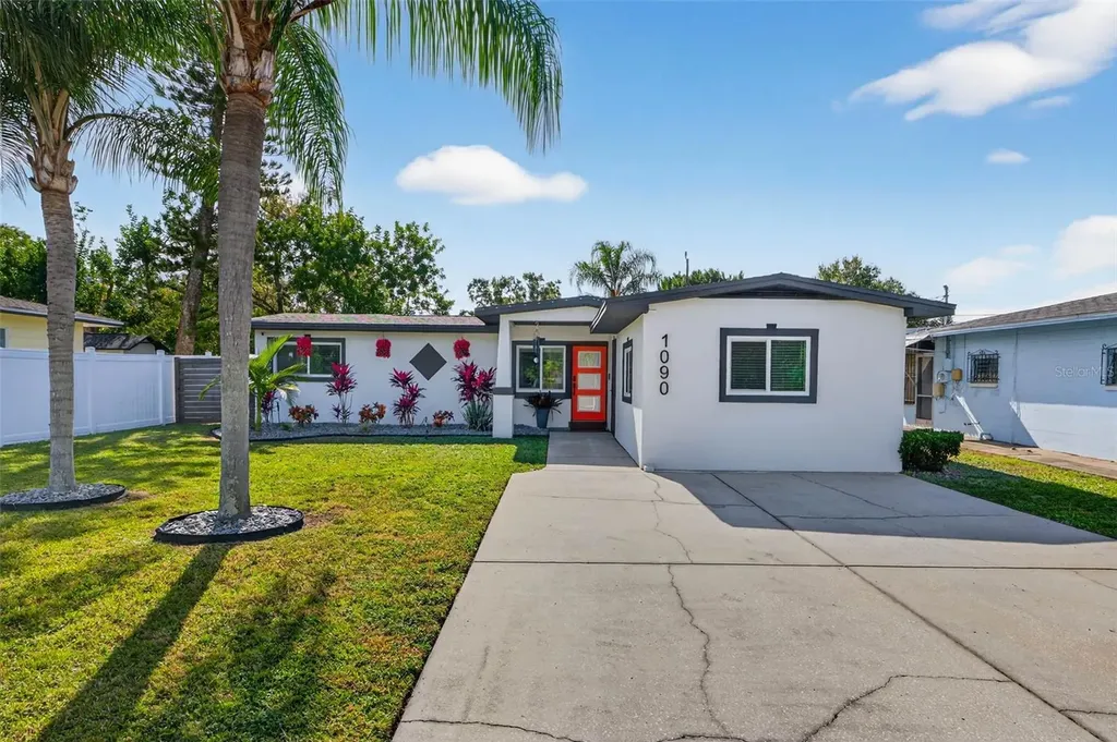 1090 77th Avenue N St Petersburg FL 33702