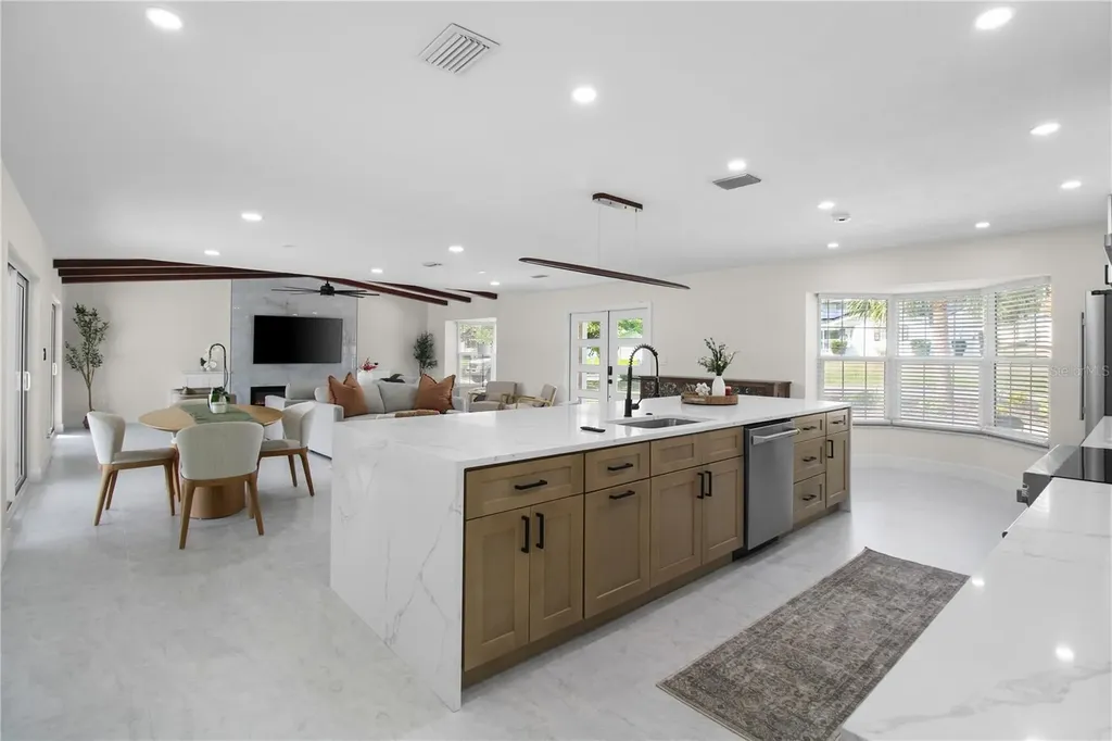 1575 Brookside Boulevard Largo FL 33770