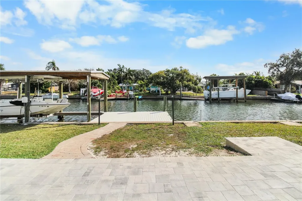 1575 Brookside Boulevard Largo FL 33770