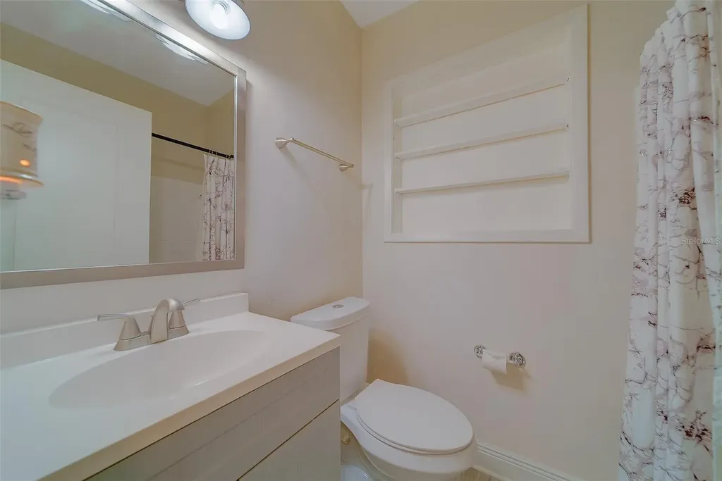 225 36th Avenue NE St Petersburg FL 33704