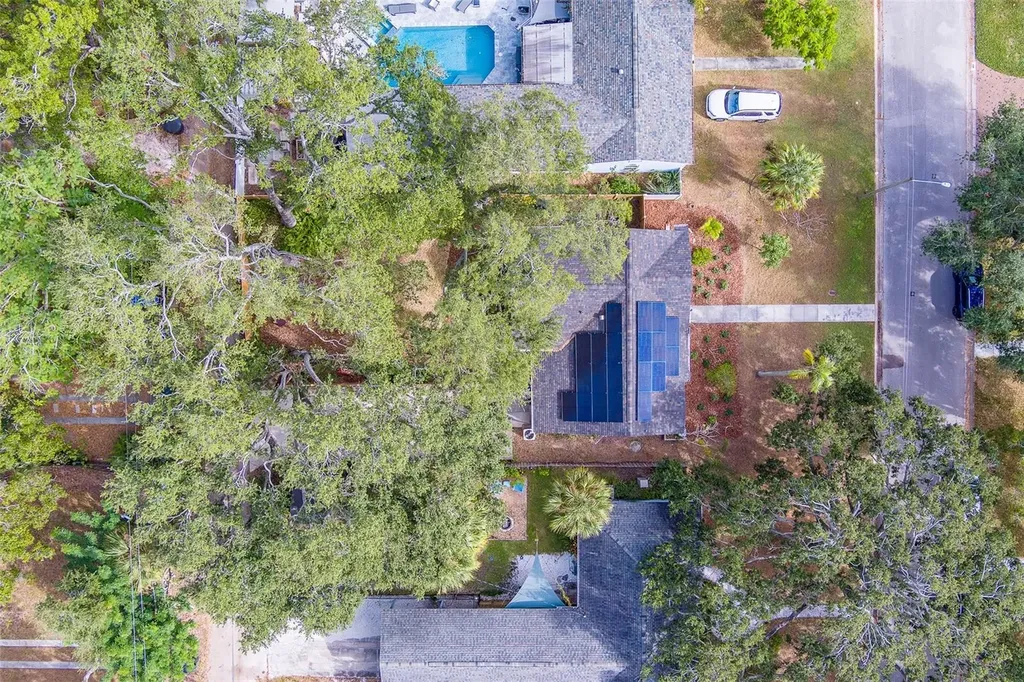 225 36th Avenue NE St Petersburg FL 33704