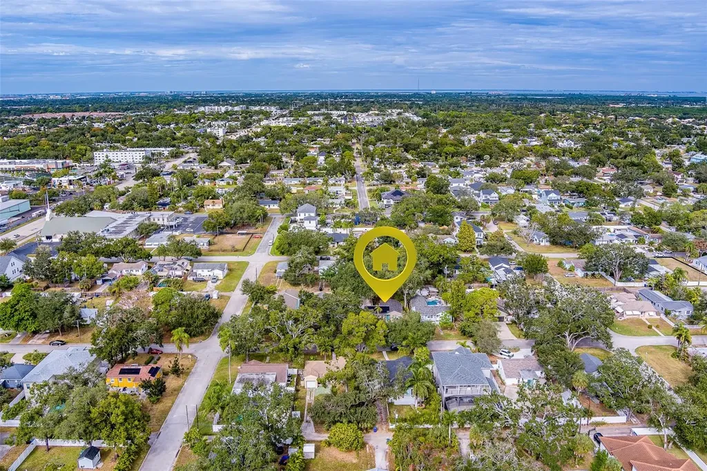 225 36th Avenue NE St Petersburg FL 33704