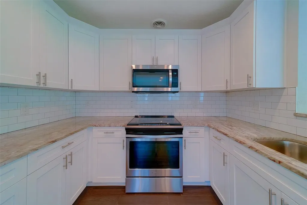 225 36th Avenue NE St Petersburg FL 33704