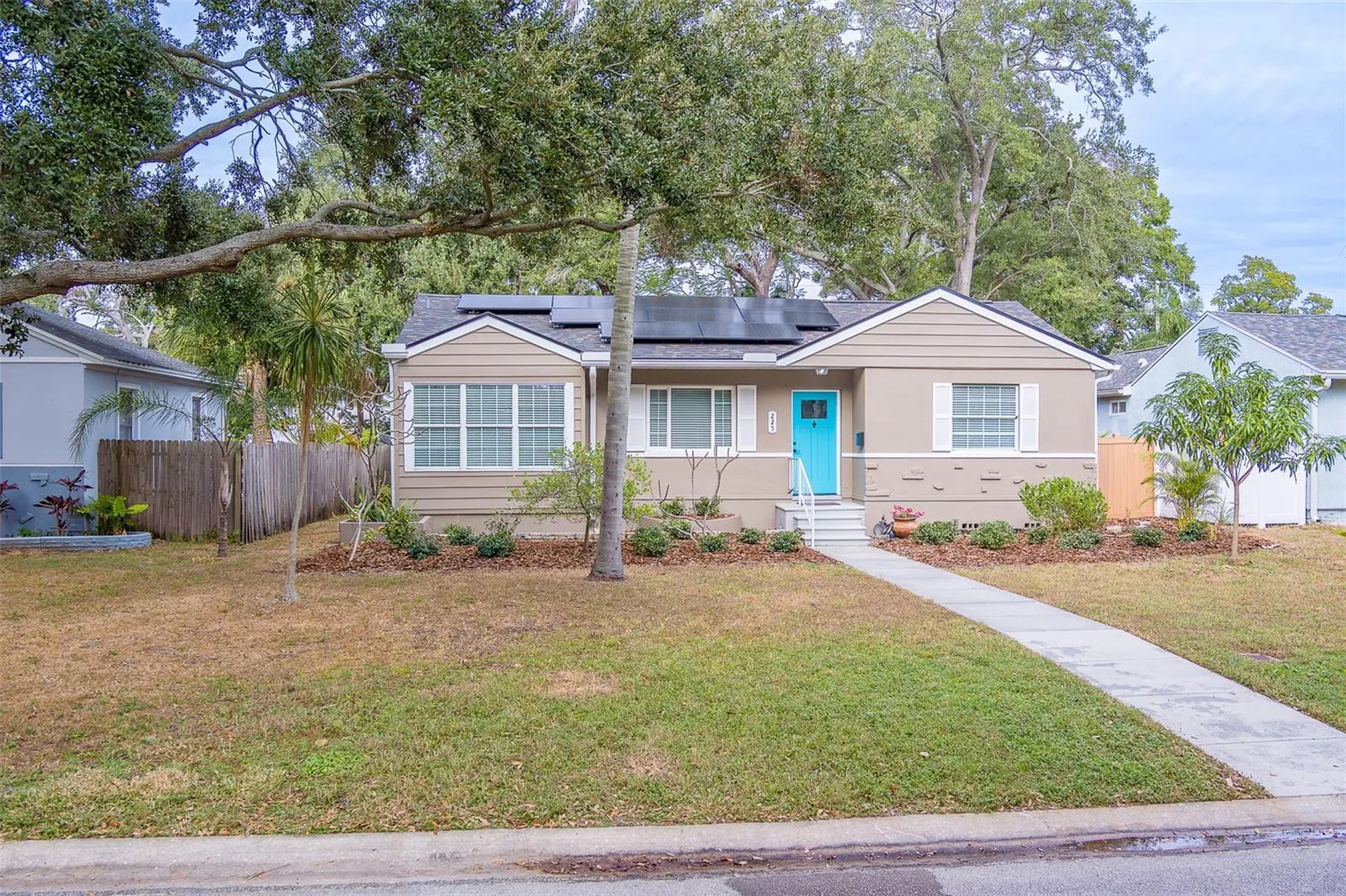 225 36th Avenue NE St Petersburg FL 33704