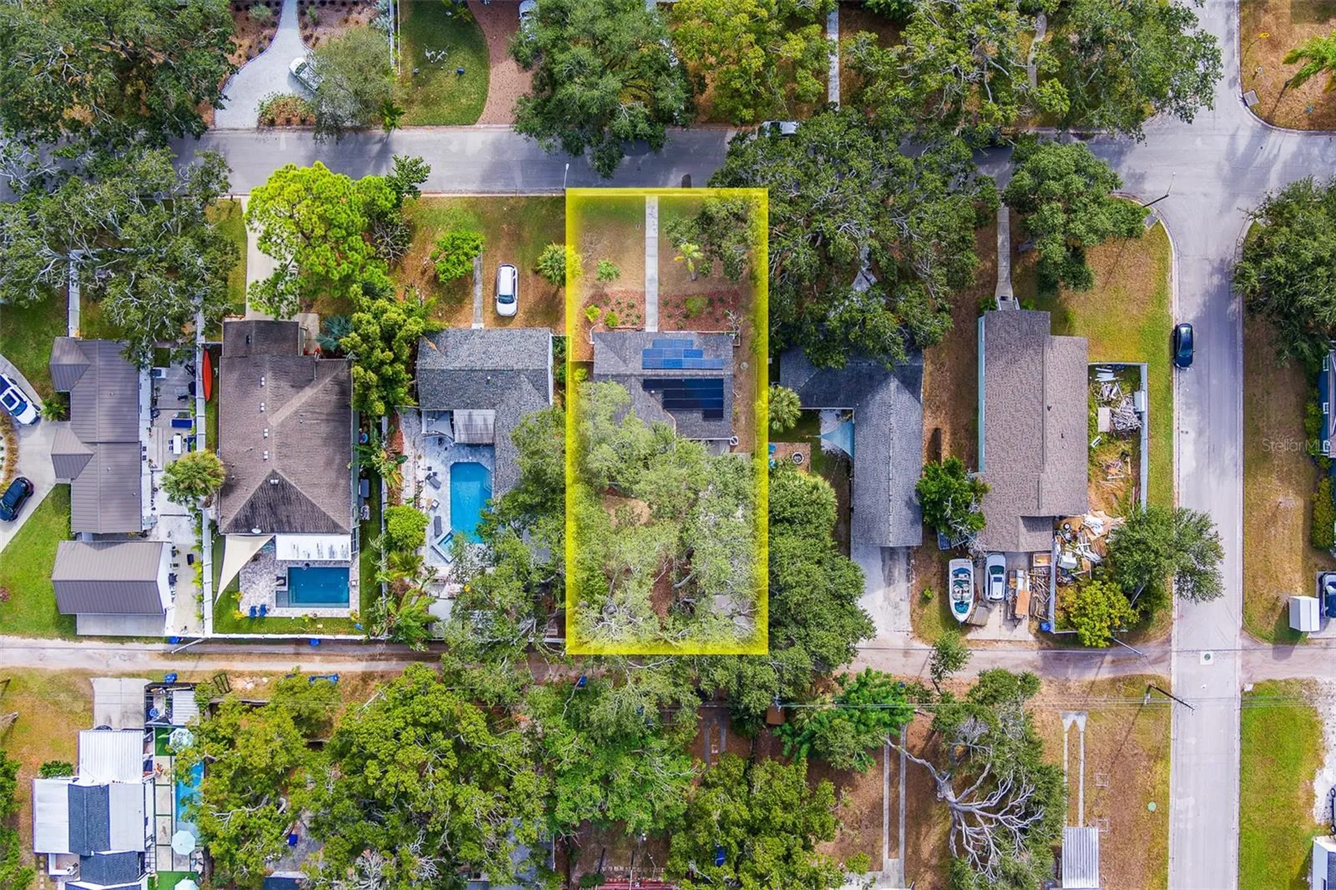 225 36th Avenue NE St Petersburg FL 33704