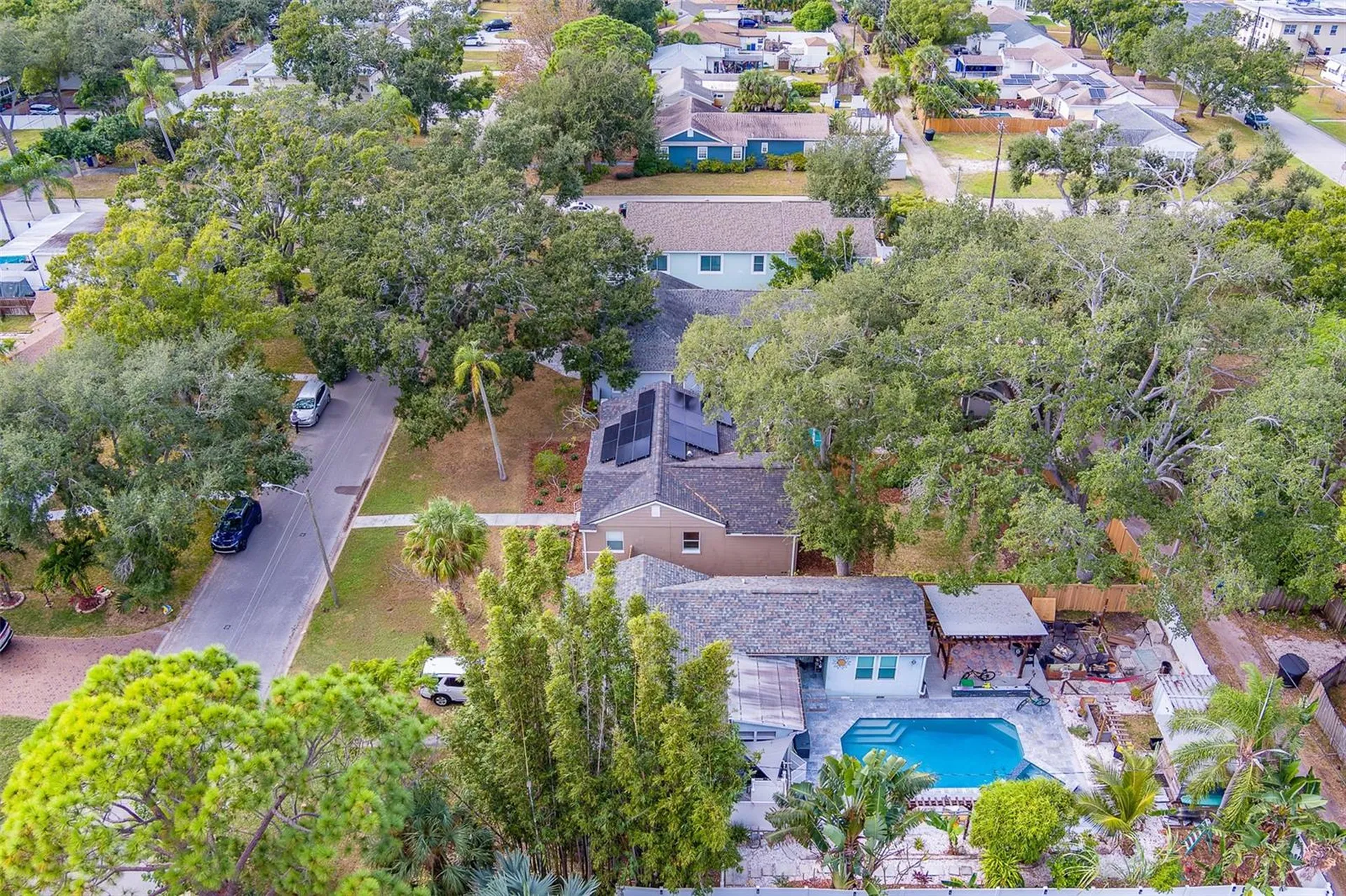 225 36th Avenue NE St Petersburg FL 33704