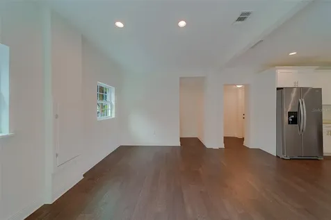 225 36th Avenue NE St Petersburg FL 33704