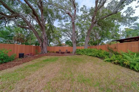 225 36th Avenue NE St Petersburg FL 33704