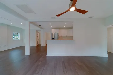 225 36th Avenue NE St Petersburg FL 33704