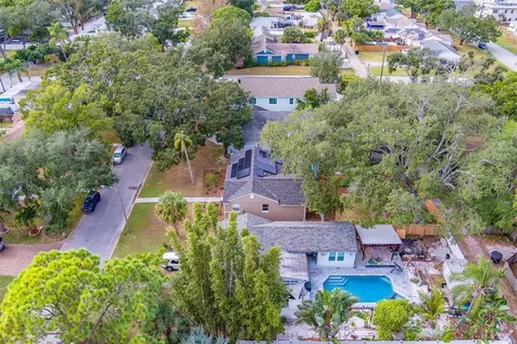 225 36th Avenue NE St Petersburg FL 33704