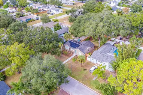 225 36th Avenue NE St Petersburg FL 33704