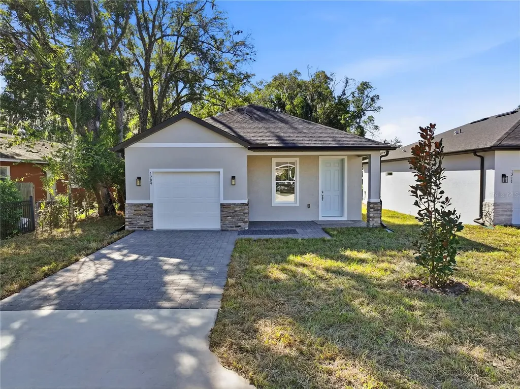 1209 W 15th Street Sanford FL 32771
