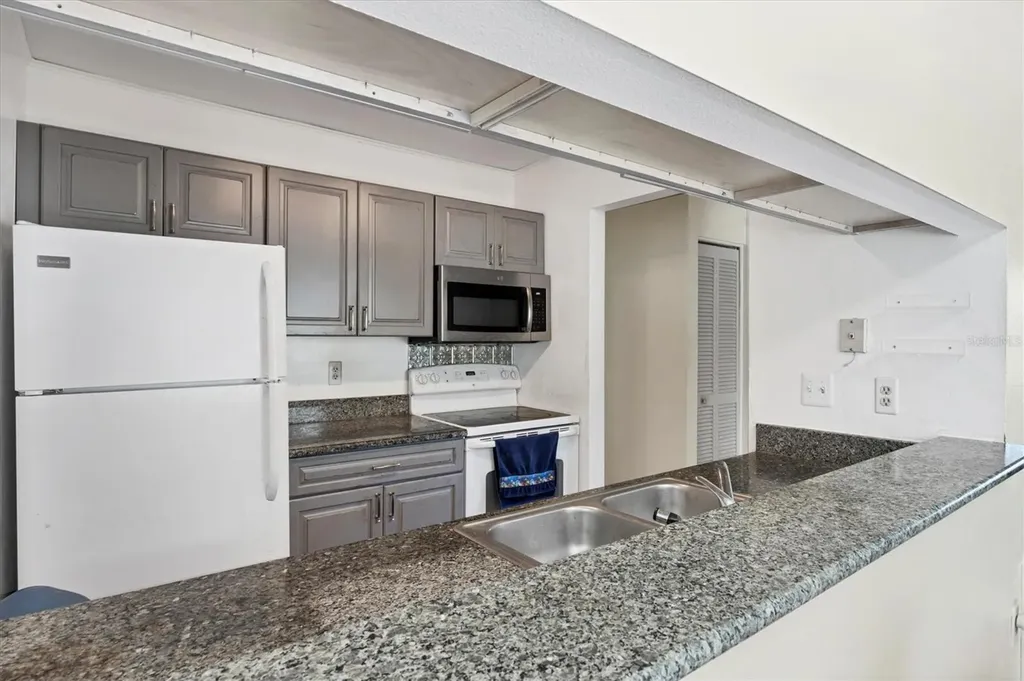 3636 59th Avenue W Bradenton FL 34210