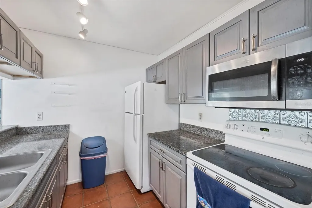 3636 59th Avenue W Bradenton FL 34210