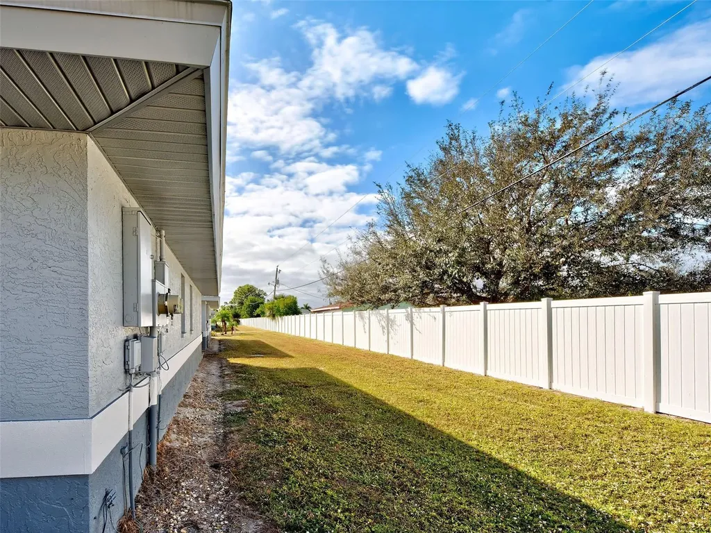 6527 Hamlet Drive Englewood FL 34224