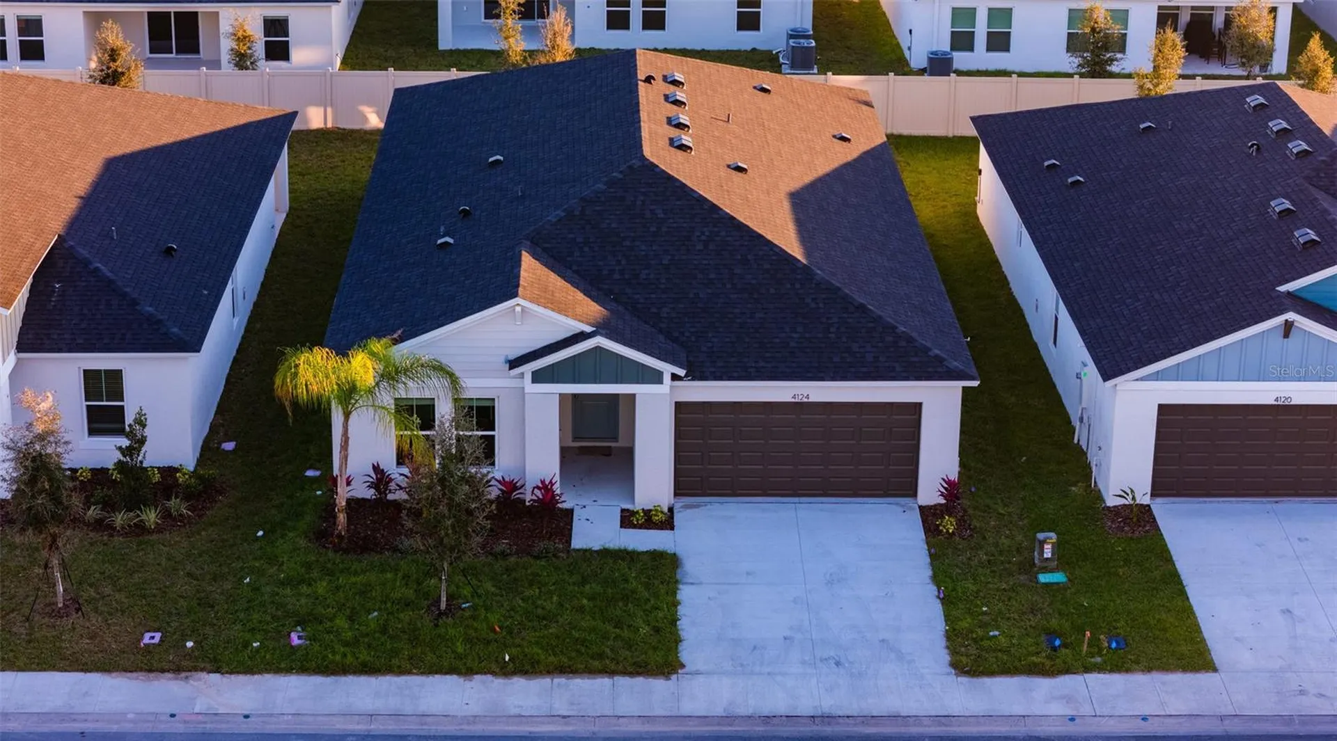 4124 River Beacon Boulevard Davenport FL 33837