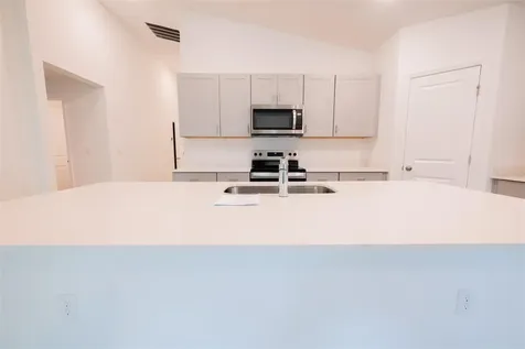 4124 River Beacon Boulevard Davenport FL 33837