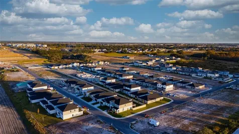 4124 River Beacon Boulevard Davenport FL 33837