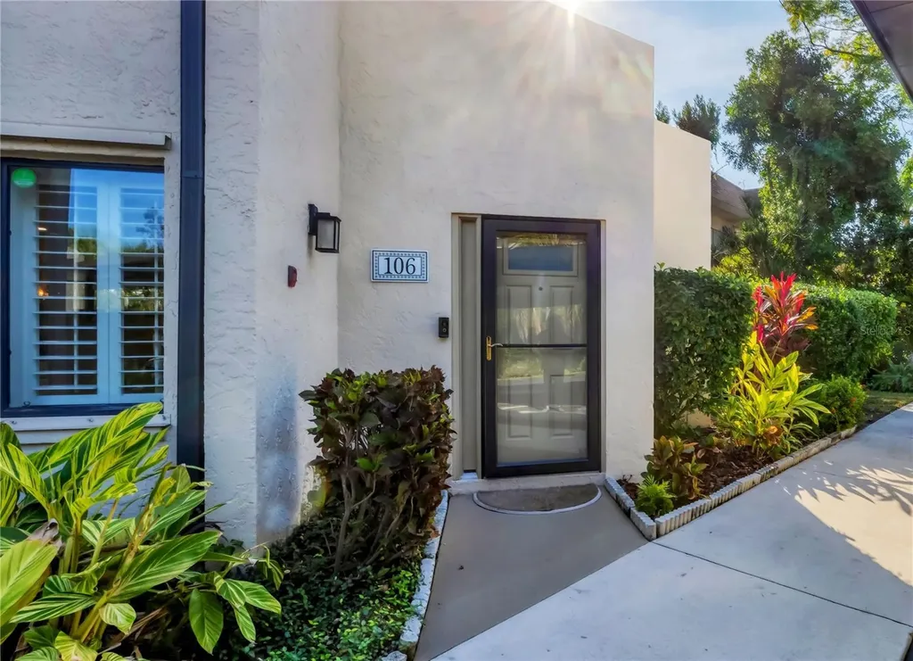 800 Hudson Avenue Sarasota FL 34236