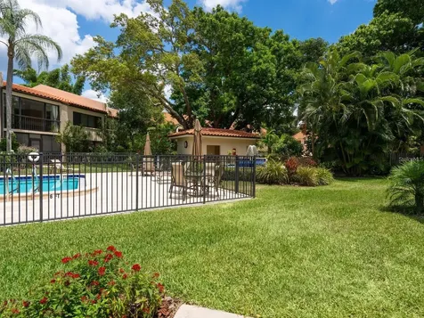 800 Hudson Avenue Sarasota FL 34236