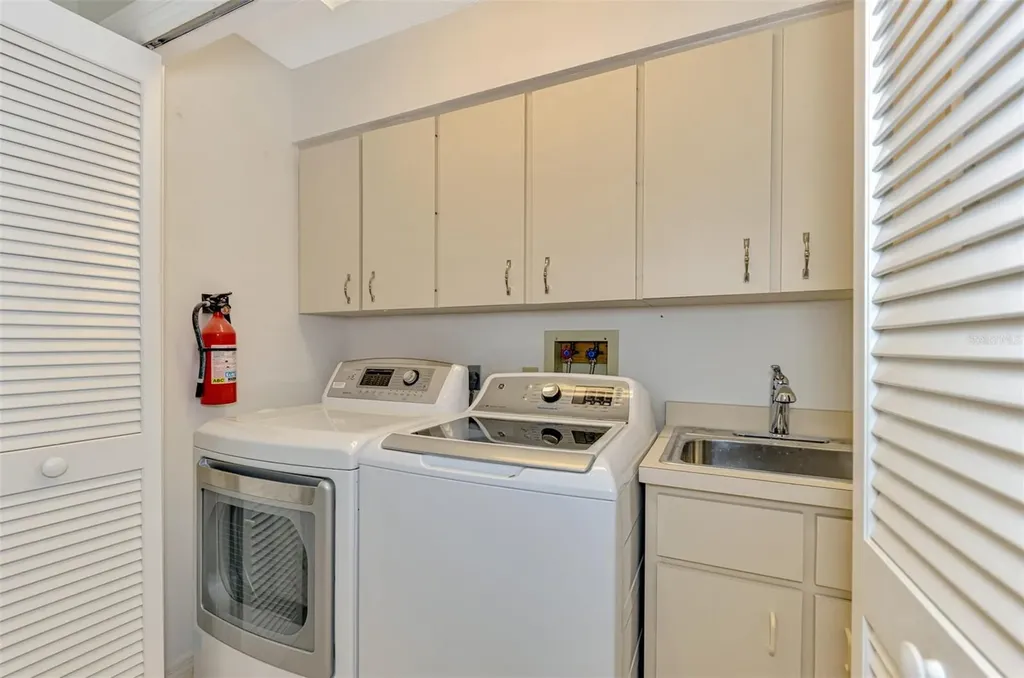 4356 Camino Madera Sarasota FL 34238