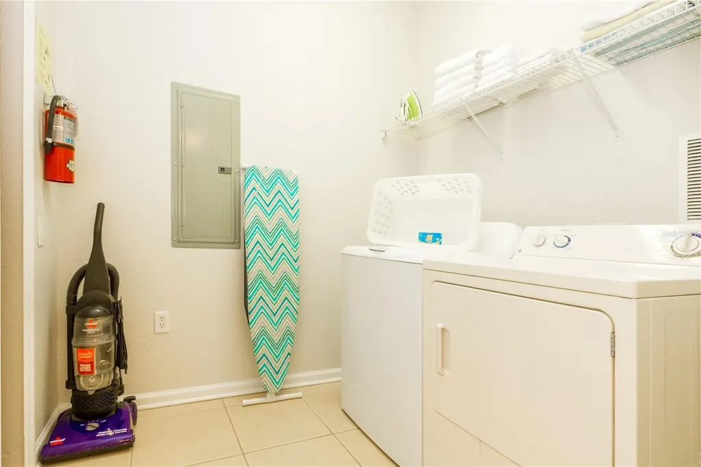 5025 Shoreway Loop Orlando FL 32819