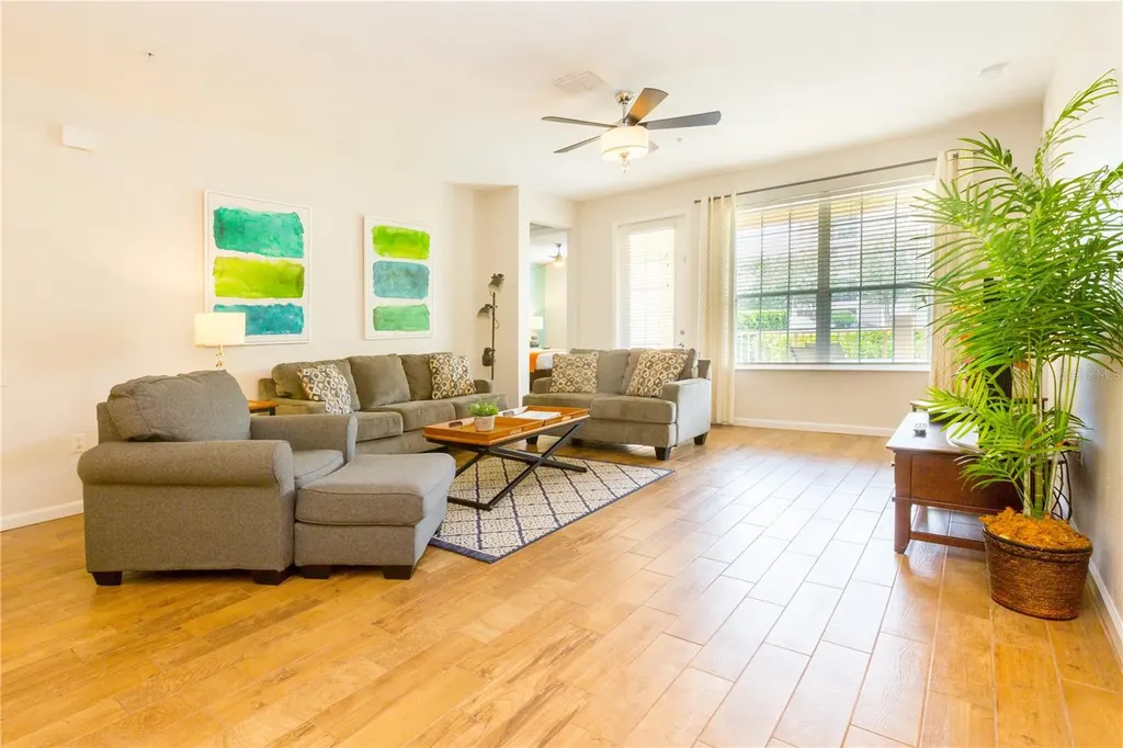 5025 Shoreway Loop Orlando FL 32819
