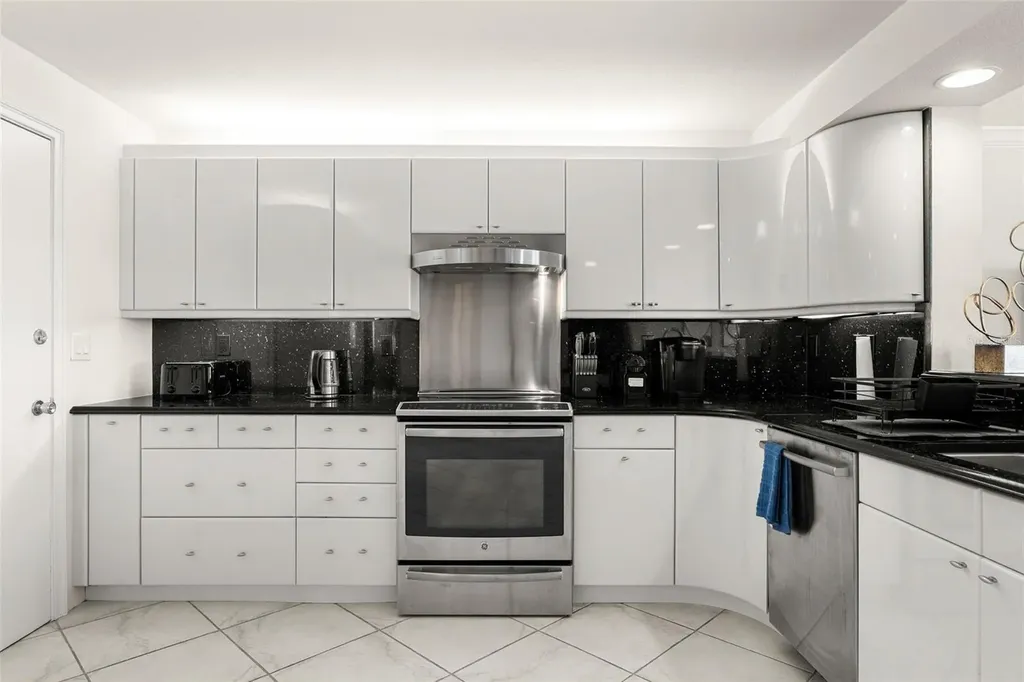 1750 Benjamin Franklin Drive Sarasota FL 34236