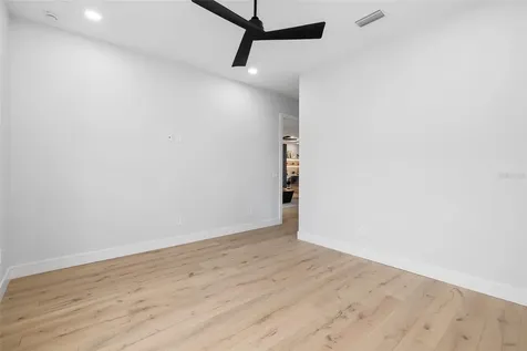 4709 W Estrella Street Tampa FL 33629