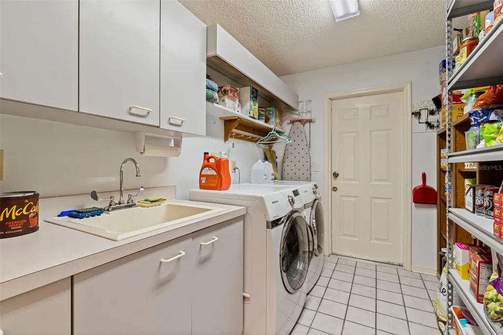450 Waterford Circle E Tarpon Springs FL 34688