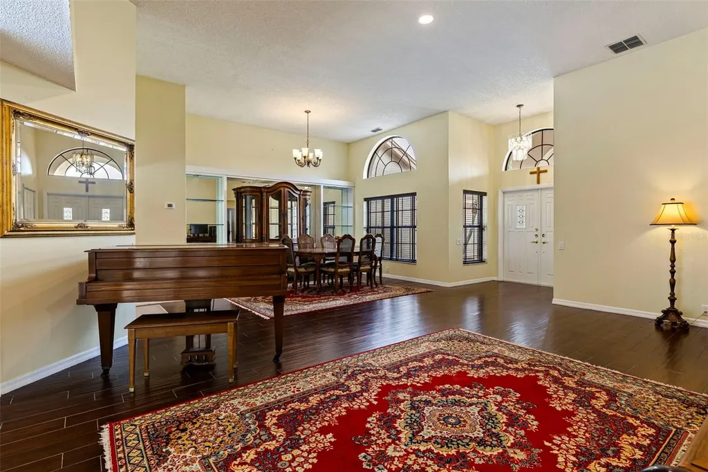 450 Waterford Circle E Tarpon Springs FL 34688