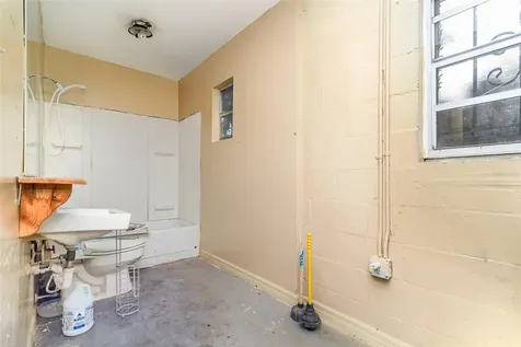 2516 Sanford Avenue Sanford FL 32773