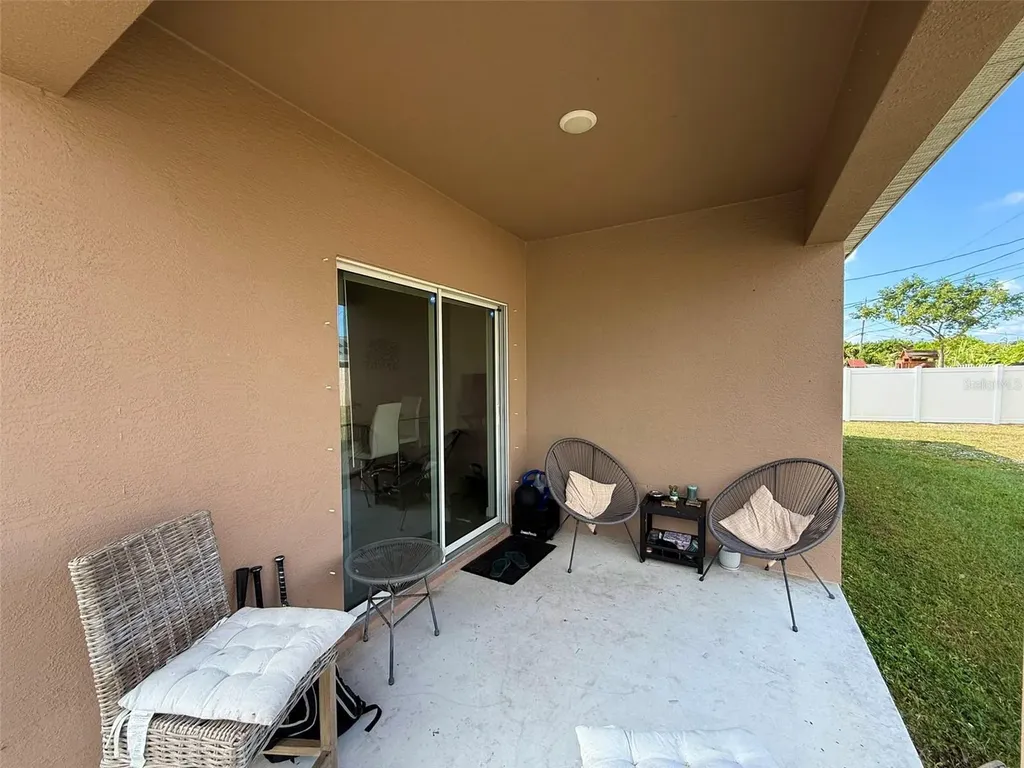 517 SW Lacroix Avenue Port St Lucie FL 34953